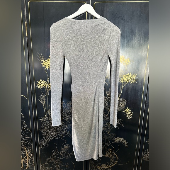 Grey dress with v-neck - Picture 1 of 2